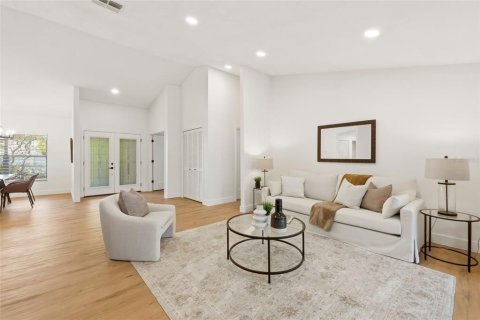 House in Clearwater, Florida 4 bedrooms, 240.99 sq.m. № 2221652 - photo 13