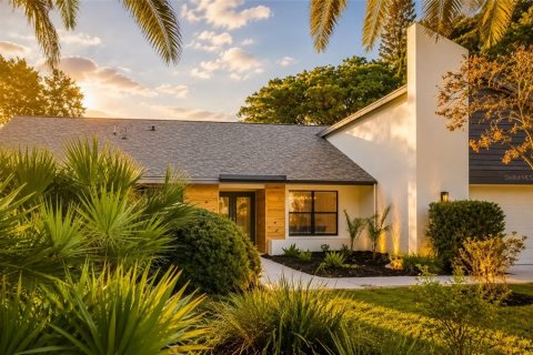 House in Clearwater, Florida 4 bedrooms, 240.99 sq.m. № 2221652 - photo 3