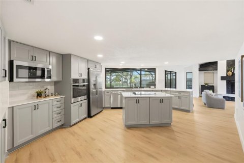 House in Clearwater, Florida 4 bedrooms, 240.99 sq.m. № 2221652 - photo 23
