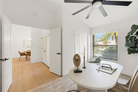 House in Clearwater, Florida 4 bedrooms, 240.99 sq.m. № 2221652 - photo 10