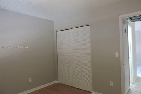 Снять в аренду кондоминиум в Майами, Флорида 2 спальни, 69.68м2, № 1955158 - фото 13