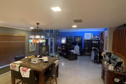 Villa ou maison à louer à Hollywood, Floride: 3 chambres, 187.2 m2 № 2026819 - photo 15