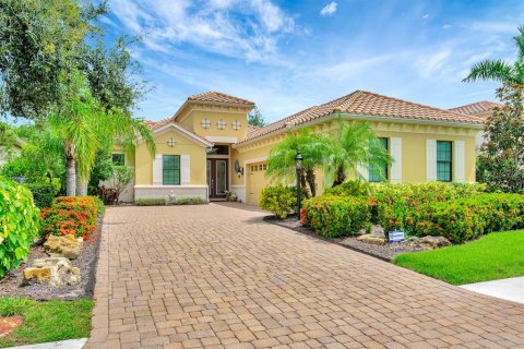 House in Lakewood Ranch, Florida 3 bedrooms, 249.07 sq.m. № 1912897 - photo 2