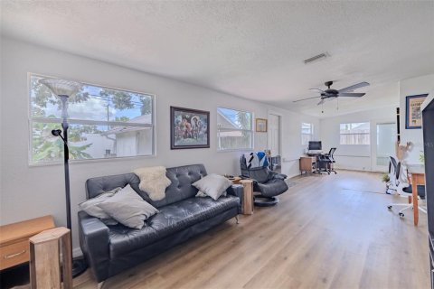 House in Tampa, Florida 2 bedrooms, 147.71 sq.m. № 1885291 - photo 26