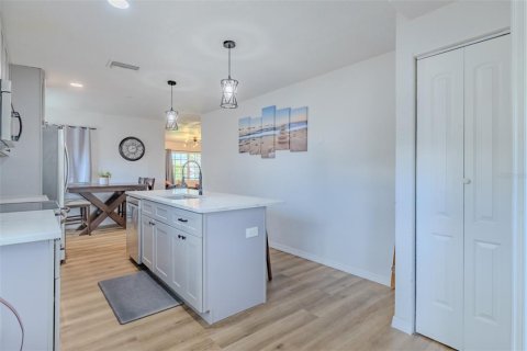 House in Tampa, Florida 2 bedrooms, 147.71 sq.m. № 1885291 - photo 19