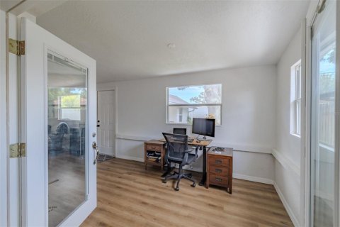 House in Tampa, Florida 2 bedrooms, 147.71 sq.m. № 1885291 - photo 21