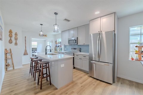 House in Tampa, Florida 2 bedrooms, 147.71 sq.m. № 1885291 - photo 15