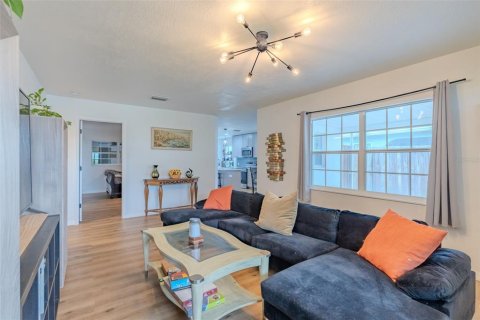 House in Tampa, Florida 2 bedrooms, 147.71 sq.m. № 1885291 - photo 10