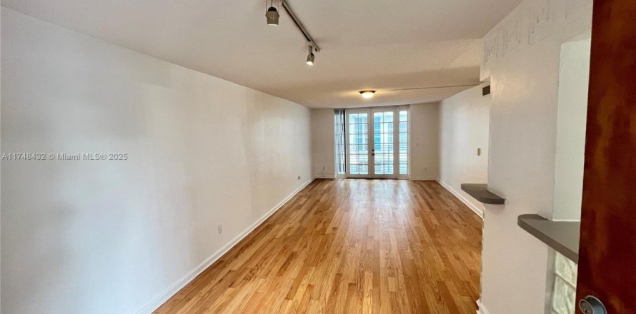 Condo in Miami Beach, Florida, 1 bedroom  № 1705184