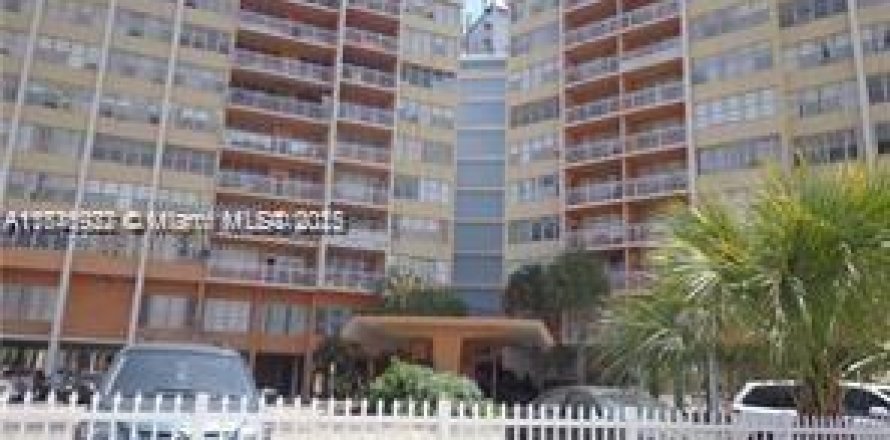 Condo à North Miami Beach, Floride, 1 chambre № 1846274