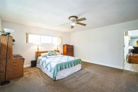 House in Clearwater, Florida 4 bedrooms, 245.73 sq.m. № 1242880 - photo 24