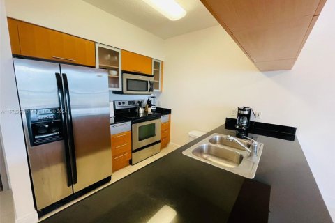 Condo in Miami, Florida, 1 bedroom  № 1705956 - photo 12
