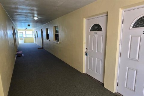 Copropriété à vendre à Saint Pete Beach, Floride: 1 chambre, 76.64 m2 № 2212001 - photo 4