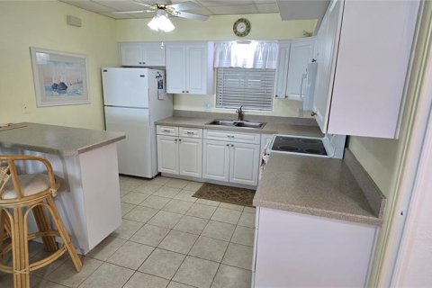 Copropriété à vendre à Saint Pete Beach, Floride: 1 chambre, 76.64 m2 № 2212001 - photo 9