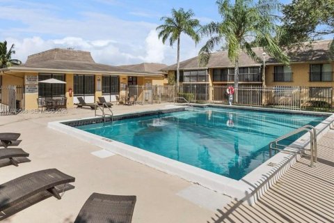 Copropriété à louer à Hollywood, Floride: 1 chambre, 41.81 m2 № 2038532 - photo 13