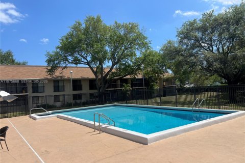 Copropriété à louer à Hollywood, Floride: 1 chambre, 41.81 m2 № 2038532 - photo 14