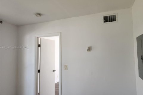 Copropriété à louer à Hollywood, Floride: 1 chambre, 41.81 m2 № 2038532 - photo 6
