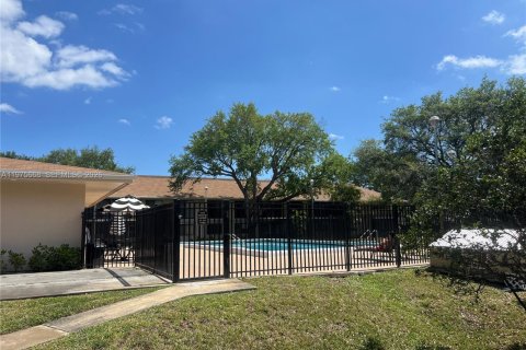 Copropriété à louer à Hollywood, Floride: 1 chambre, 41.81 m2 № 2038532 - photo 12