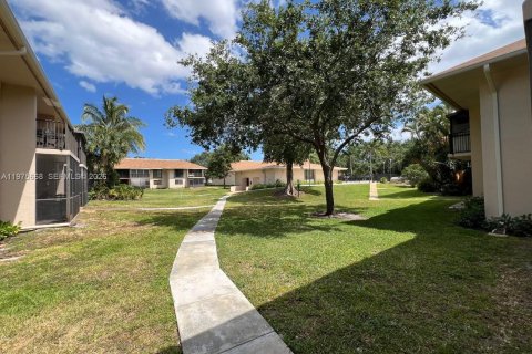 Condominio en Hollywood, Florida, 1 dormitorio  № 2038532