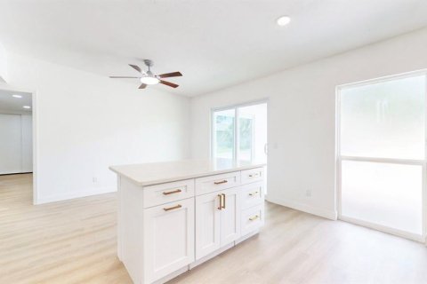 Villa ou maison à vendre à Lakeland, Floride: 4 chambres, 194.54 m2 № 2149773 - photo 10
