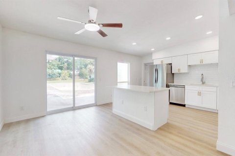 Villa ou maison à vendre à Lakeland, Floride: 4 chambres, 194.54 m2 № 2149773 - photo 14
