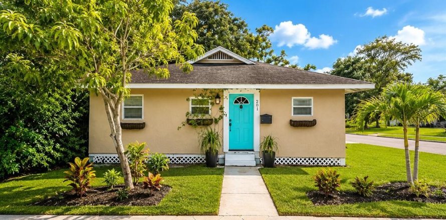 Appartement à Saint Petersburg, Floride 2 chambres, 78.97 m2 № 2095954