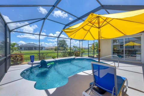 House in Rotonda, Florida 3 bedrooms, 173.36 sq.m. № 1911871 - photo 2