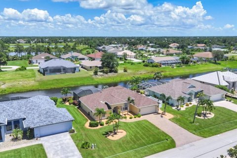 House in Rotonda, Florida 3 bedrooms, 173.36 sq.m. № 1911871 - photo 4