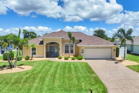 House in Rotonda, Florida 3 bedrooms, 173.36 sq.m. № 1911871 - photo 1