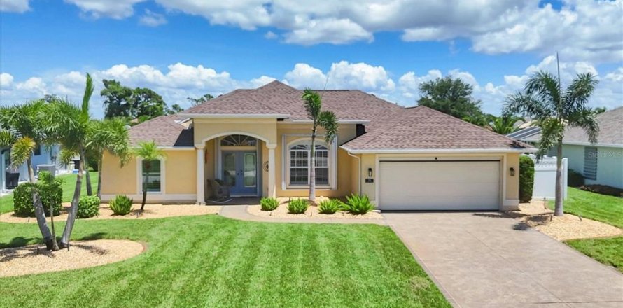 House in Rotonda, Florida 3 bedrooms, 173.36 sq.m. № 1911871