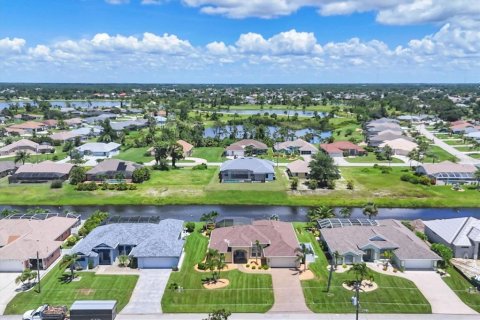 House in Rotonda, Florida 3 bedrooms, 173.36 sq.m. № 1911871 - photo 3