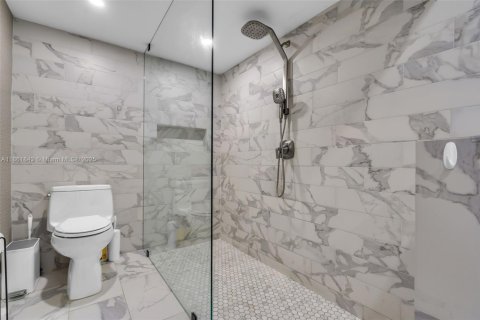 House in Key Biscayne, Florida 5 bedrooms № 1891650 - photo 27