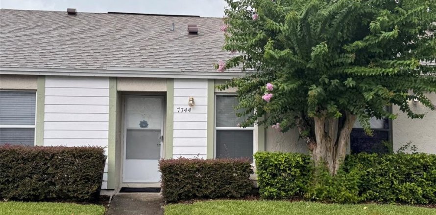 Condominio en Winter Park, Florida, 2 dormitorios № 1828041