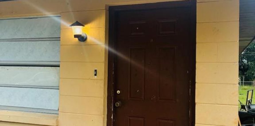 House in Lakeland, Florida 2 bedrooms, 84.91 sq.m. № 2101712