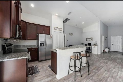 Casa en venta en Lakeland, Florida, 3 dormitorios № 2152553 - foto 6