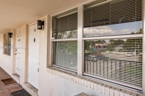 Copropriété à louer à Hollywood, Floride: 1 chambre, 53.88 m2 № 2045482 - photo 19