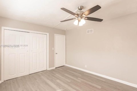 Copropriété à louer à Hollywood, Floride: 1 chambre, 53.88 m2 № 2045482 - photo 13