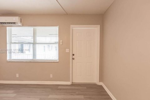 Copropriété à louer à Hollywood, Floride: 1 chambre, 53.88 m2 № 2045482 - photo 10