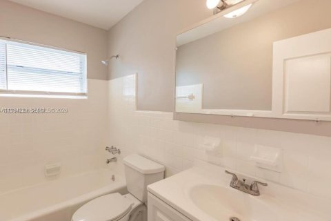 Copropriété à louer à Hollywood, Floride: 1 chambre, 53.88 m2 № 2045482 - photo 16