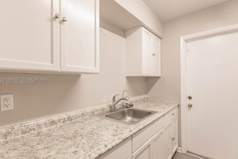 Copropriété à louer à Hollywood, Floride: 1 chambre, 53.88 m2 № 2045482 - photo 6