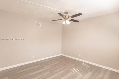 Copropriété à louer à Hollywood, Floride: 1 chambre, 53.88 m2 № 2045482 - photo 7