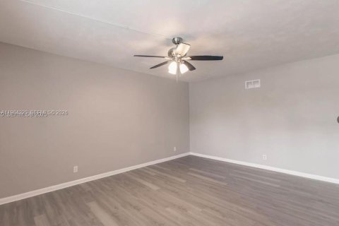 Copropriété à louer à Hollywood, Floride: 1 chambre, 53.88 m2 № 2045482 - photo 12