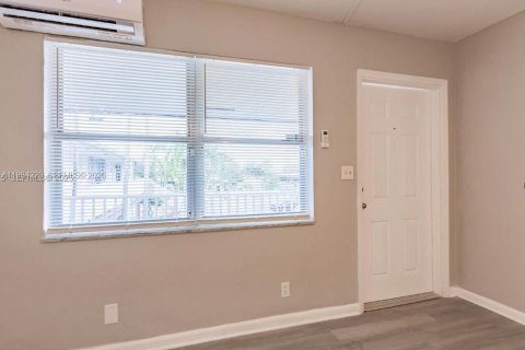 Copropriété à louer à Hollywood, Floride: 1 chambre, 53.88 m2 № 2045482 - photo 9