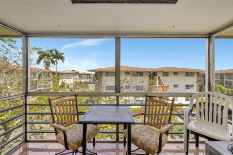 Condominio en venta en Miami, Florida, 1 dormitorio, 82.03 m2 № 2034593 - foto 4