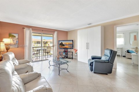 Condominio en venta en Miami, Florida, 1 dormitorio, 82.03 m2 № 2034593 - foto 3