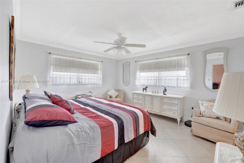 Condominio en venta en Miami, Florida, 1 dormitorio, 82.03 m2 № 2034593 - foto 15