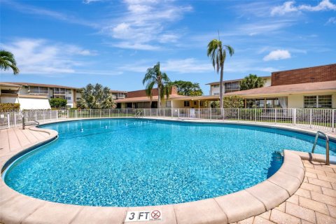 Condominio en venta en Miami, Florida, 1 dormitorio, 82.03 m2 № 2034593 - foto 26