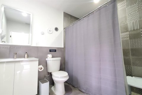 Снять в аренду виллу или дом в Майами, Флорида 3 спальни, 111.48м2, № 2015471 - фото 24