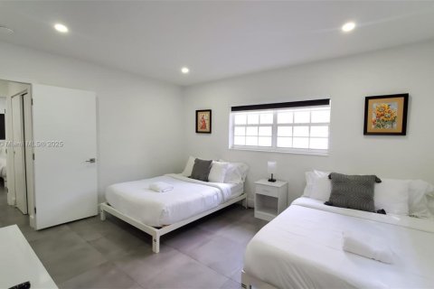 Снять в аренду виллу или дом в Майами, Флорида 3 спальни, 111.48м2, № 2015471 - фото 16