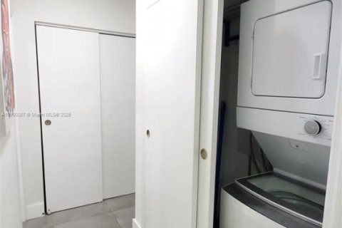 Снять в аренду виллу или дом в Майами, Флорида 3 спальни, 111.48м2, № 2015471 - фото 21